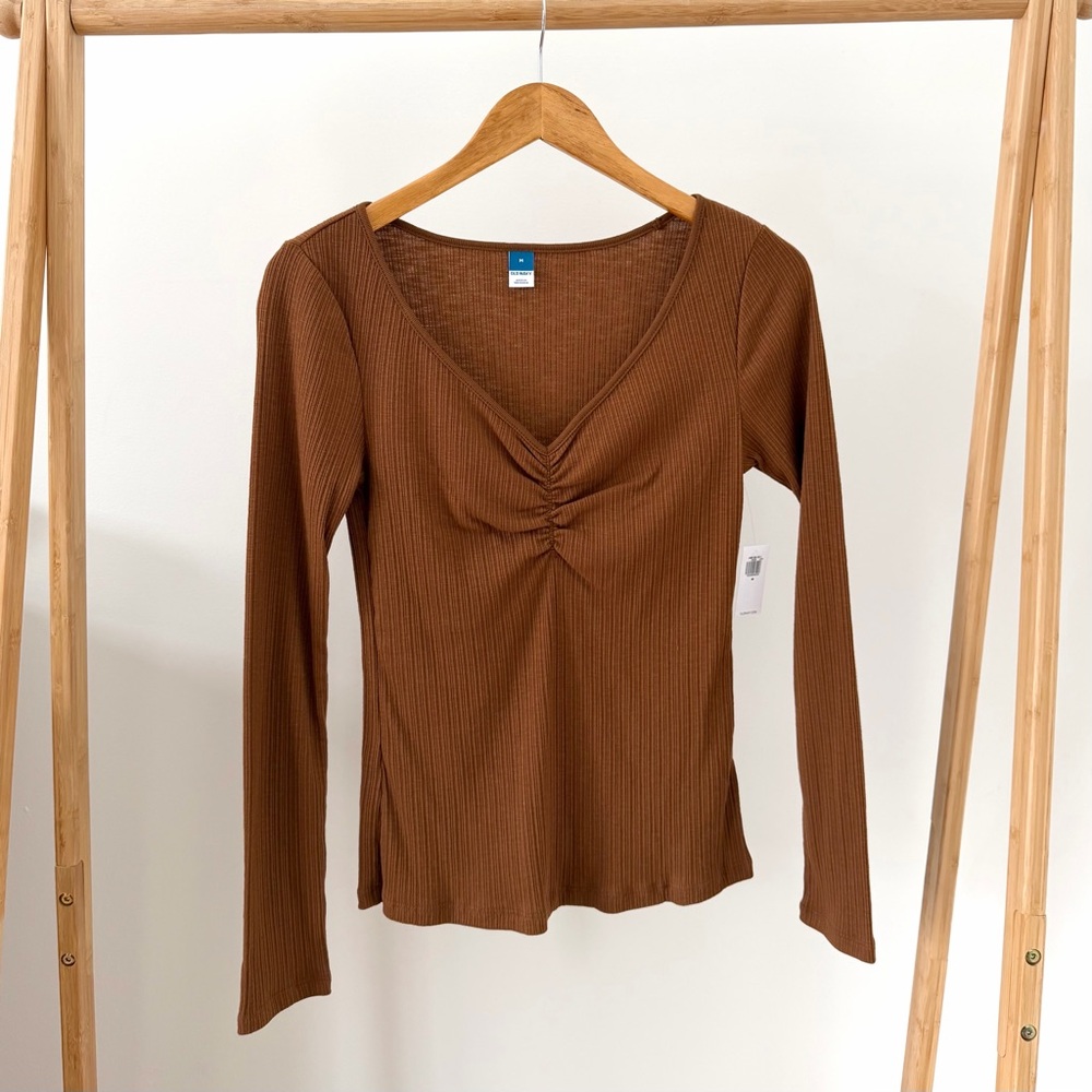 NWT Old Navy Ruched Chest Ribbed Long Sleeve Tee in Cedar Brown - M